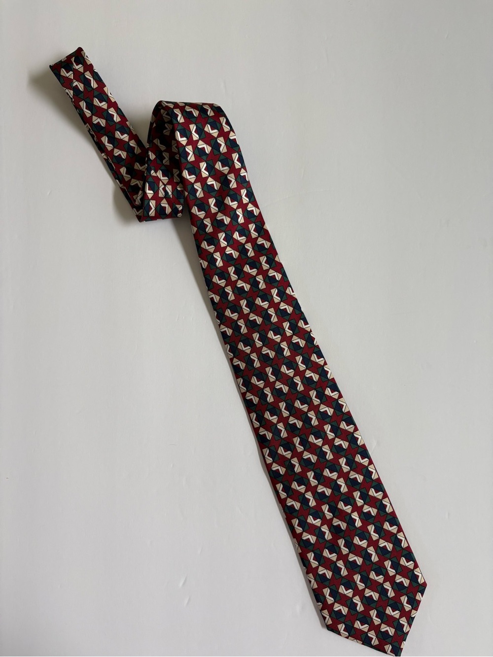 Brooks Brothers Classic Geometric Pattern Silk Tie - Red/Navy/Cream